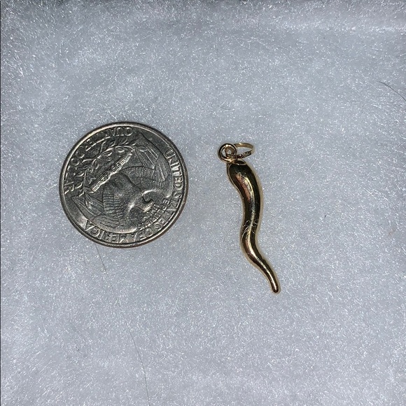 Gold charm - Picture 2 of 2